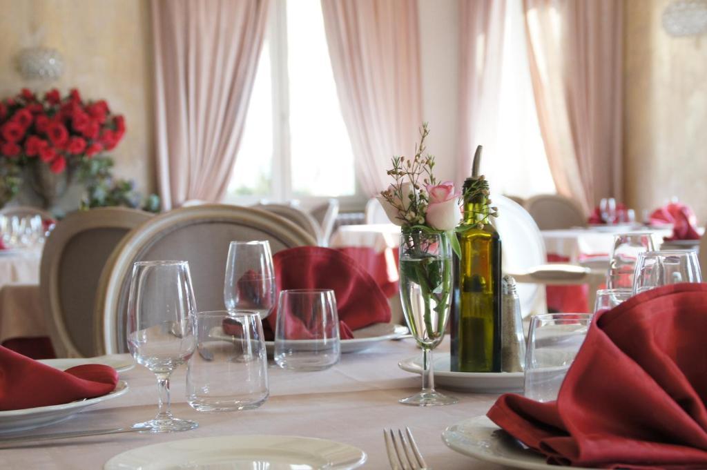Auberge Bourrelly 까브리에 외부 사진