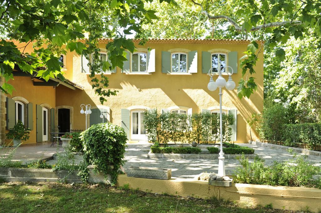 Auberge Bourrelly 까브리에 외부 사진