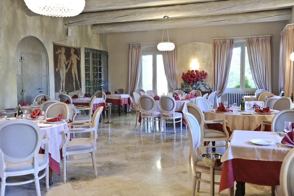 Auberge Bourrelly 까브리에 외부 사진